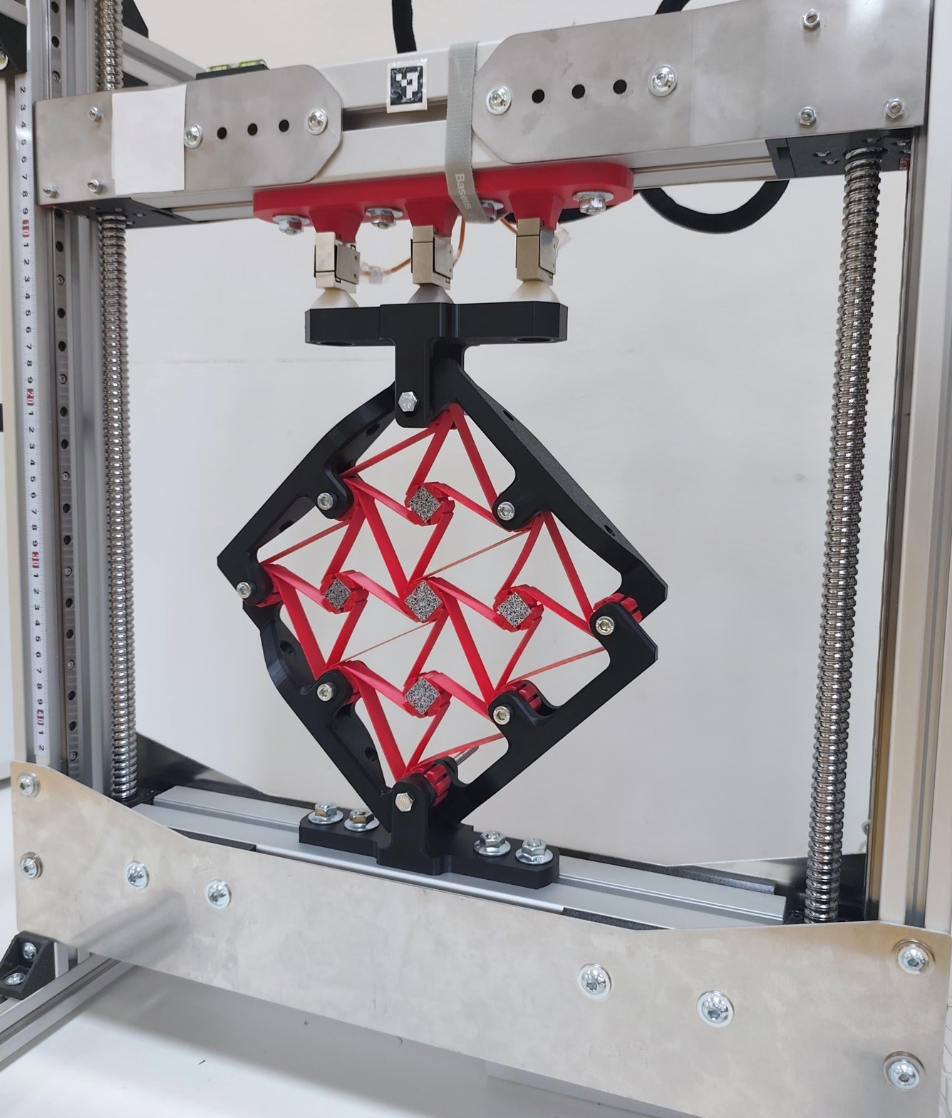 Chiral metamaterial shear test setup